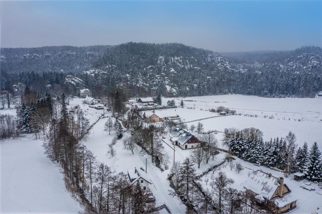 Hotel U Ozveny Dolni Adrspach Exterior foto